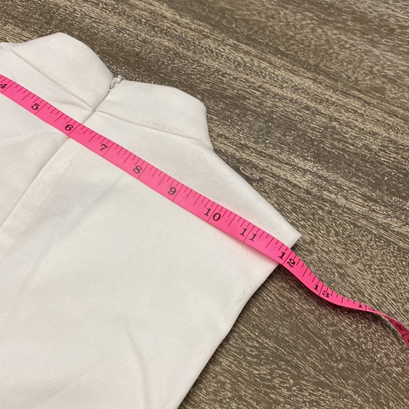 Super sexy LULU’S dress it up with a nice belt and high heels - Picture 7 of 10